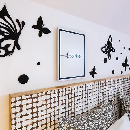 Boutique In The Heart Of ! Lemonn J