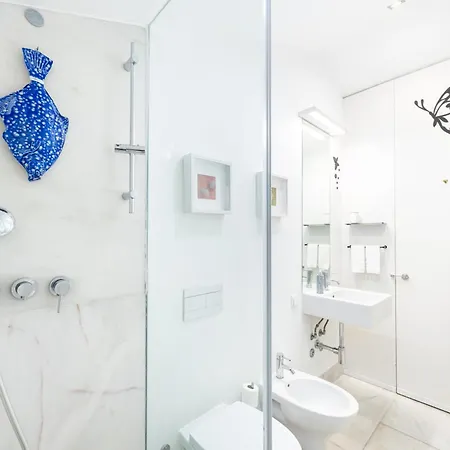 Boutique In The Heart Of ! Lemonn J Lisbona